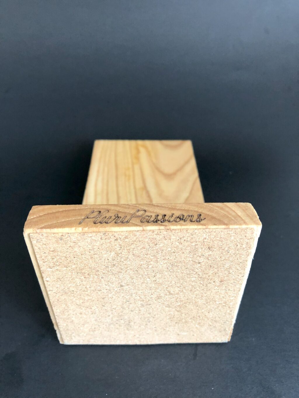 Support pour plateau en métal en frêne – Image 3