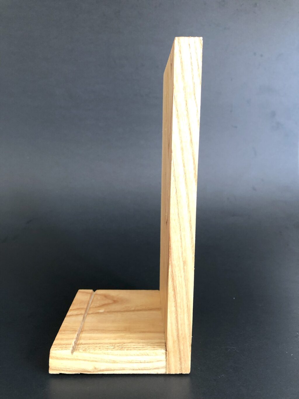 Support pour plateau en métal en frêne – Image 4