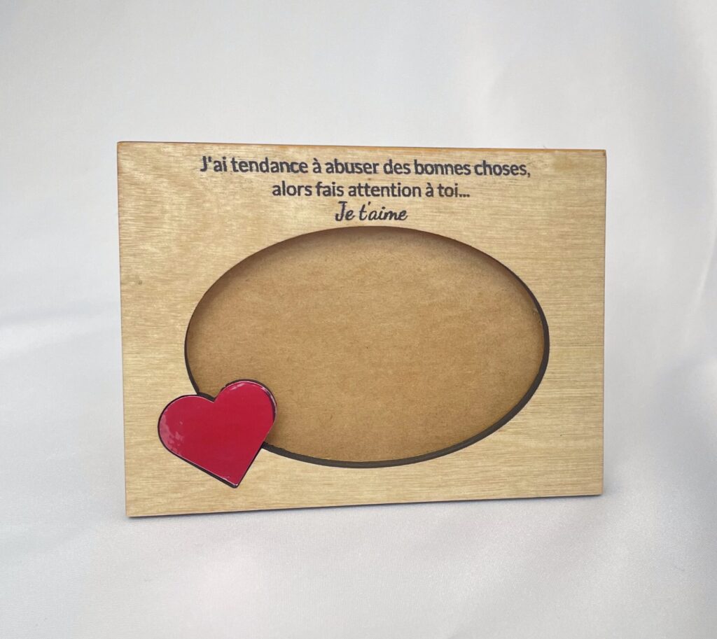Cadre en bois avec un coeur